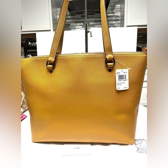 🔥🎁NWT! Coach Gallery Tote Handbag Crossgrain Leather Yellow Msrp:$328.00e - Picture 4 of 11